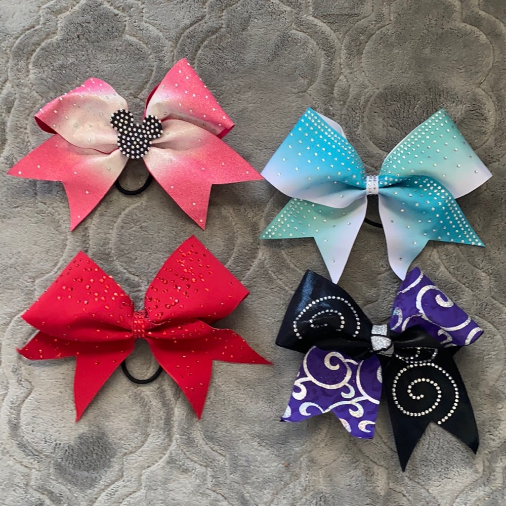 Competition cheer bows